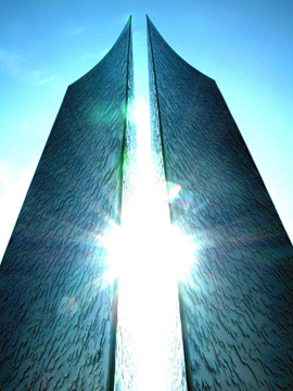 Solstice I - mirror polished stainless steel, water - aligns with the midday sun