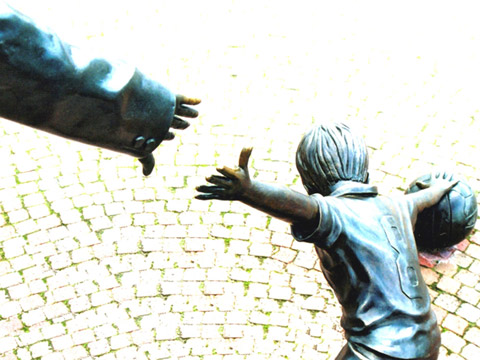 Mother and Child - life size bronze - Cheshire Oaks Retail Outlet