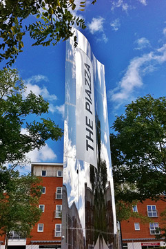 Mirror polished Wave sign - 5m - colour changing LEDs