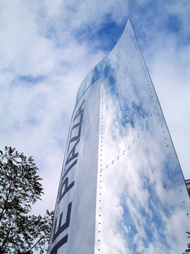 Mirror polished Wave sign - 5m - riveted panels